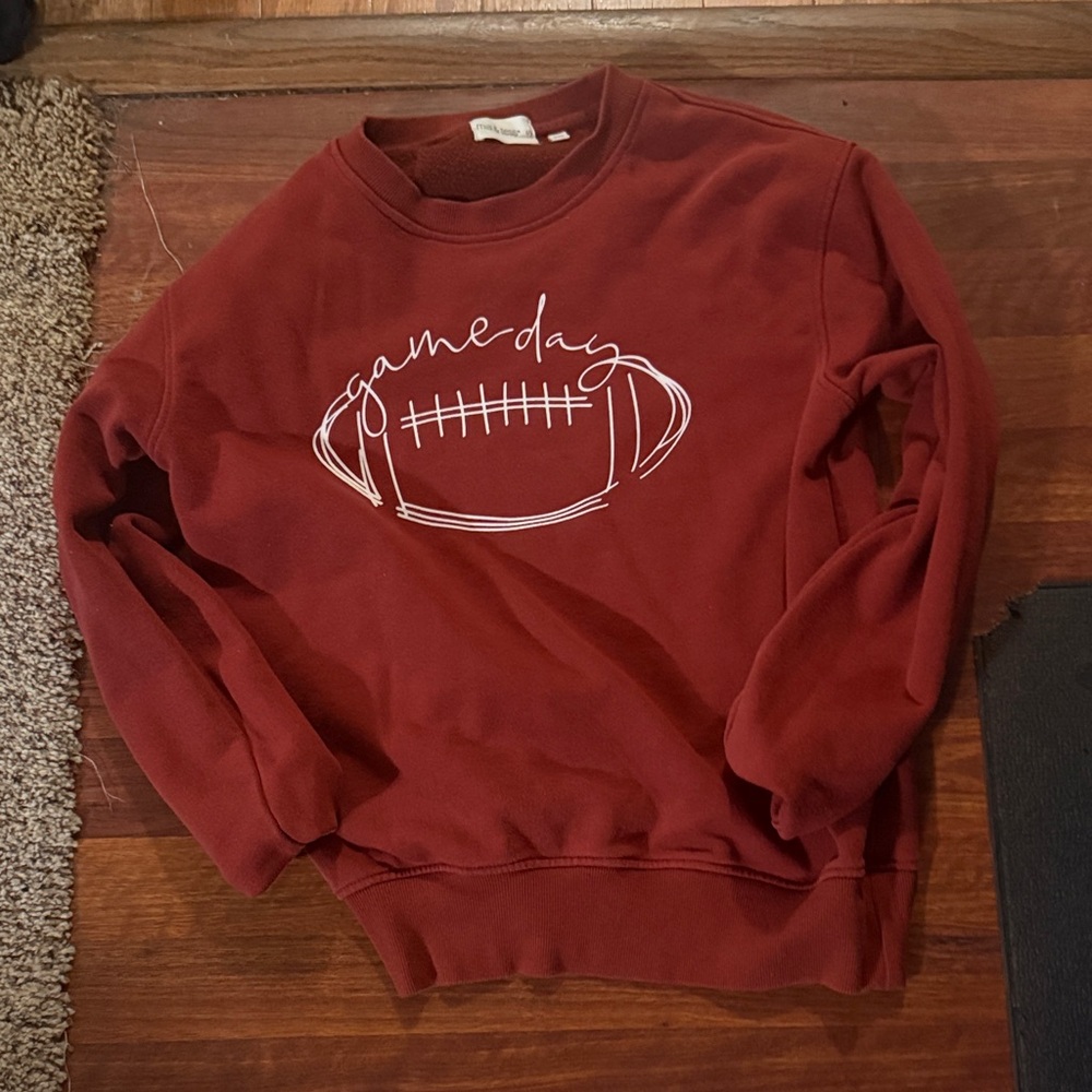 Ameda Women’s Burgundy Crewneck Sweater